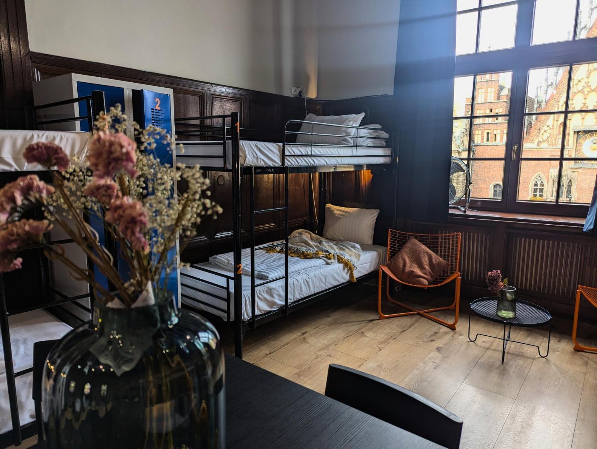 Rynek 30 Hostel Вроцлав Экстерьер фото